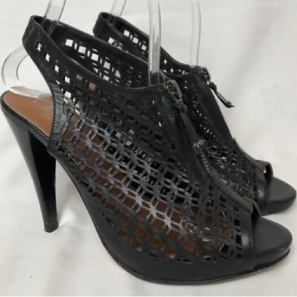 Halogen Black Heel Sandals with Intricate Cutout Design size 8.5